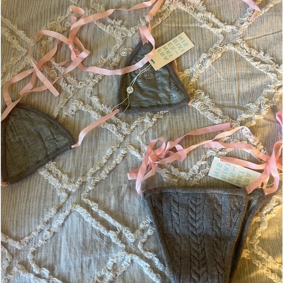 Frankie’s bikini set - Picture 2 of 3